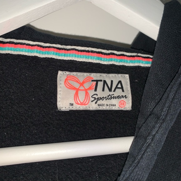 Black Celtic TNA hoodie - Picture 2 of 4